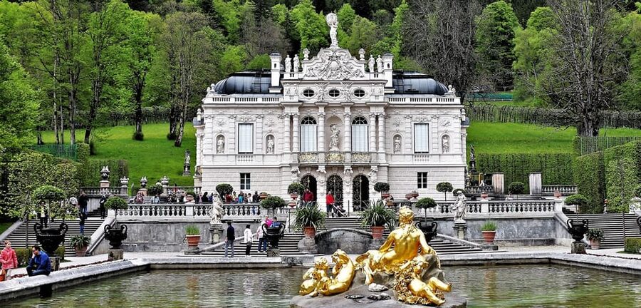 From Füssen: Neuschwanstein & Linderhof Castles Private Tour - Who should book this day?
