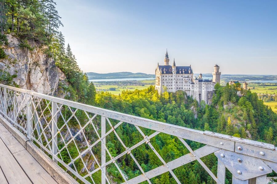 From Hohenschwangau: Tour to Neuschwanstein Castle - What the guides add to the visit