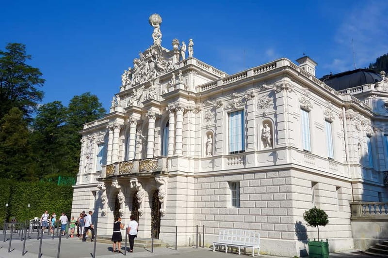 From Munich: Neuschwanstein & Linderhof Castle Full-Day Trip - Guided tour or audio commentary?