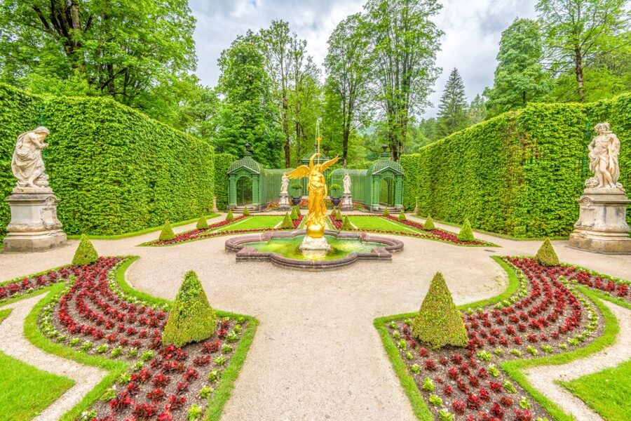 From Munich: Trip to Neuschwanstein & Linderhof in Spanish - Crossing alpine valleys to Linderhof