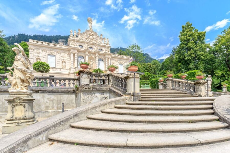 From Munich: Trip to Neuschwanstein & Linderhof in Spanish - Is $93 a fair price?