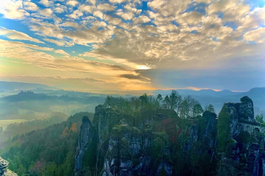 From Prague: Bohemian and Saxon Switzerland Full-Day Tour - Choosing between Pravcicka Gate and Tisa Walls