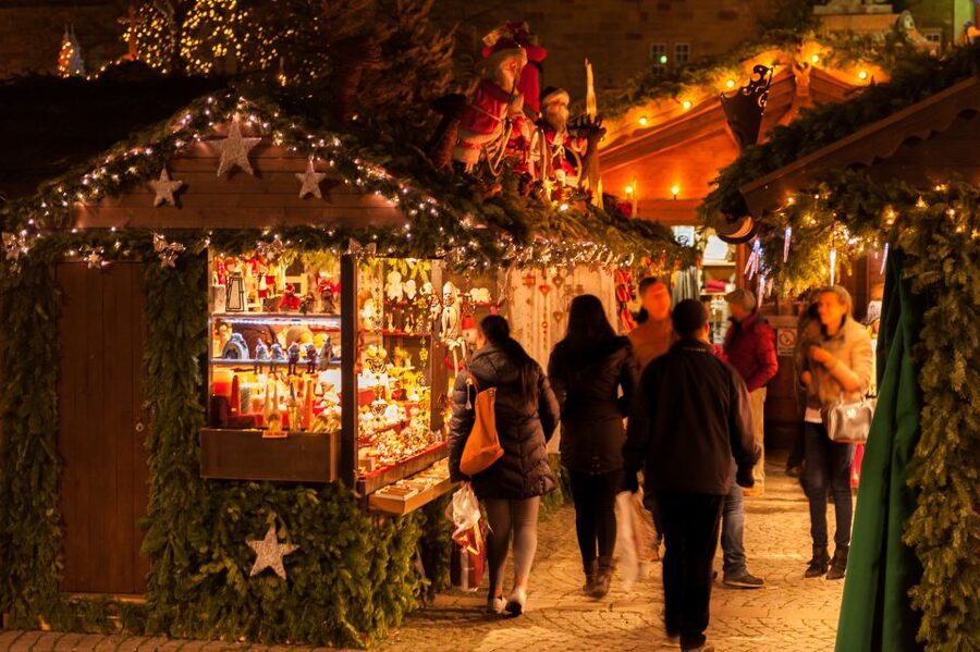From Prague: Dresden Xmas Market & Saxon Switzerland Tour - A local lunch between the two main stops