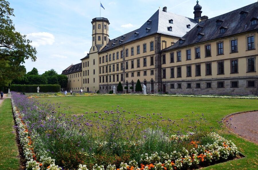 Fulda: Private Guided Walking Tour - Residence Garden and the Flora Vase