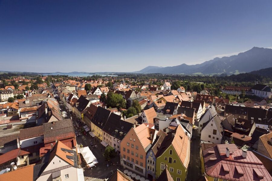 Füssen: Old Town Guided Walking Tour in German - Starting at Kaiser-Maximilian-Platz
