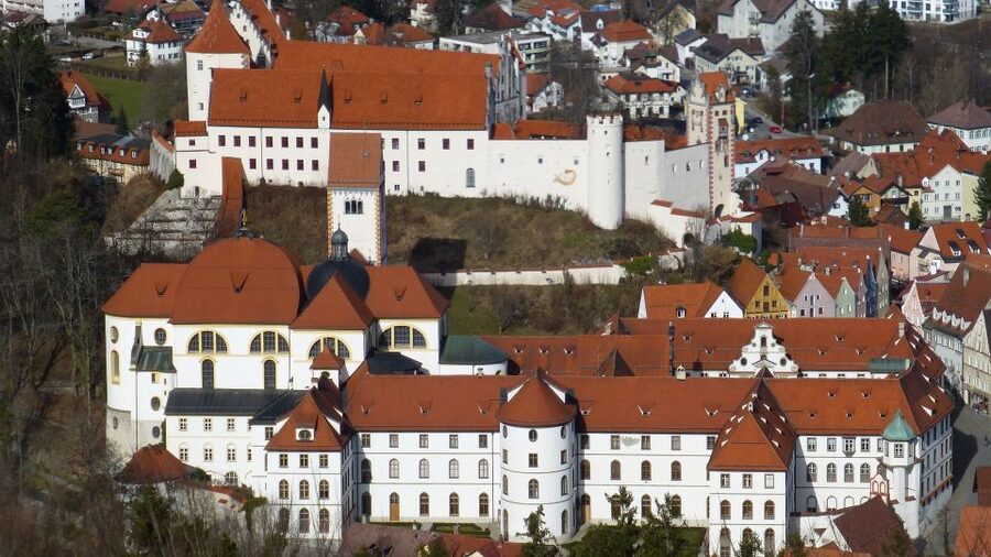 Füssen: Private Guided Walking Tour - High Castle and the prince-bishops of Augsburg