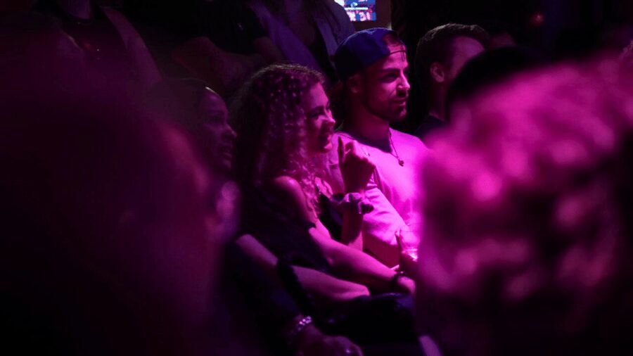 GET UP Comedy in Hamburg - Life is too short not to laugh! - Landgang Brewery in Altona
