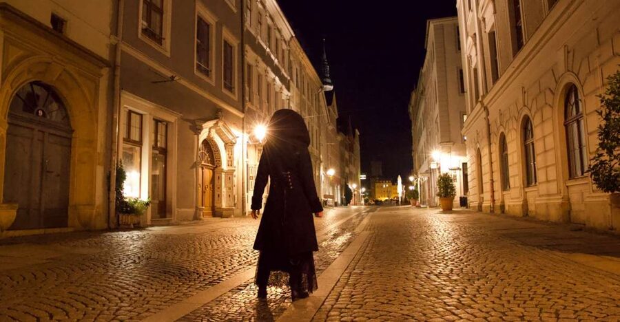 Görlitz: Ghosts and Spooky Historical Night Walking Tour - Peterskirche, the Waidhaus, and the first dark stories