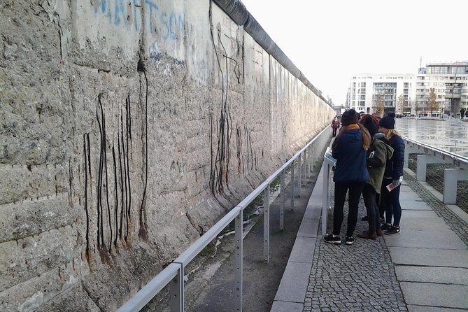 Group Walking Tour (1 - 20 people): 3 Hours the Wall, Third Reich, WW2, Cold War - Starting at the Brandenburg Gate