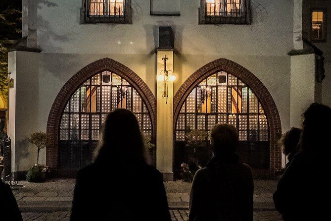 Gruseltour Berlin Haunted Ghost Walk 90-minute at Berlin Mitte city center - How the live, interactive format changes the evening