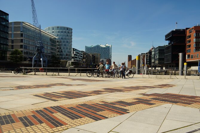 Guided Hamburg City Bike Tour - Weather, clothing, and comfort