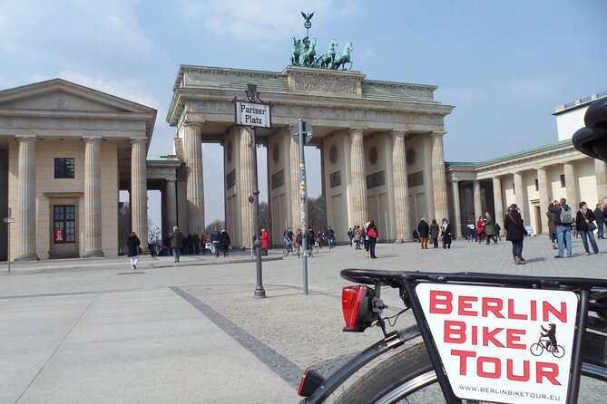 Half-Day Guided Bike Tour of Central Berlin's Highlights - New Synagogue, Bebel Place, and the city between the headline stops