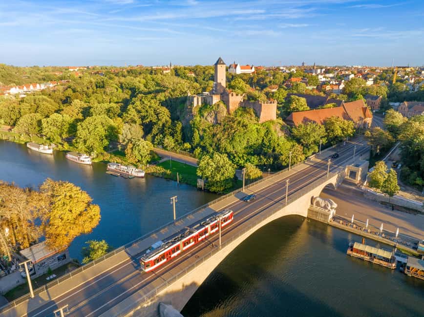 Halle (Saale) : Die Stadtrundfahrt mit dem Halle-Hopper - Towers, theaters, and Halle’s cultural side