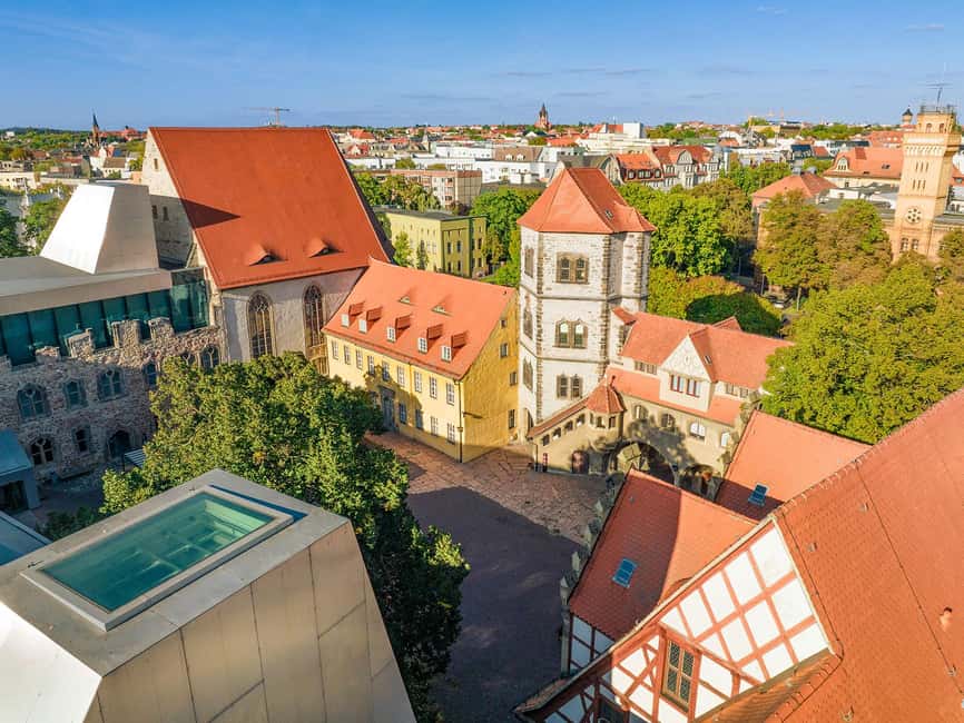 Halle (Saale) : Die Stadtrundfahrt mit dem Halle-Hopper - Burg Giebichenstein and the Saale river