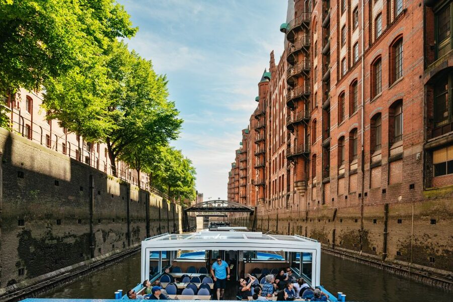 Hamburg: 1.5-Hour Harbor and Speicherstadt Day Cruise - Key points to know before boarding