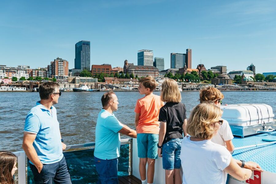 Hamburg: 1.5-Hour Harbor and Speicherstadt Day Cruise - Oevelgönne, Elbstrand, and the riverfront beyond the city center