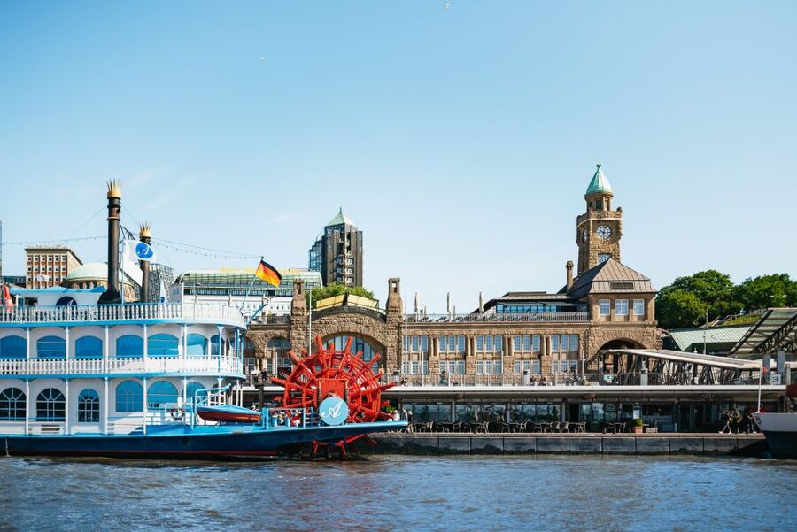 Hamburg: 1.5-Hour Harbor and Speicherstadt Day Cruise - The container terminals at Waltershofer Hafen