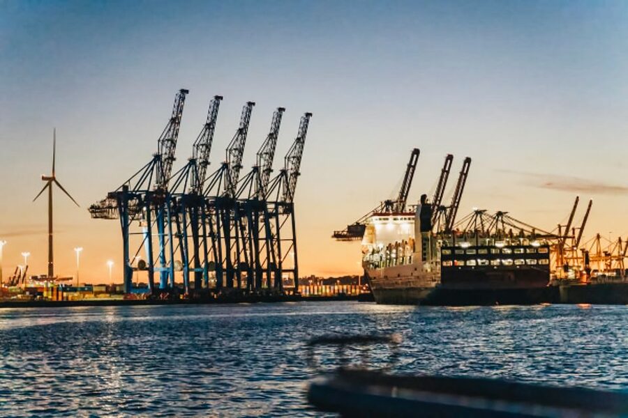 Hamburg: 1.5h Grand Harbor Evening Lights Cruise - Is $28 a good value for 90 minutes?