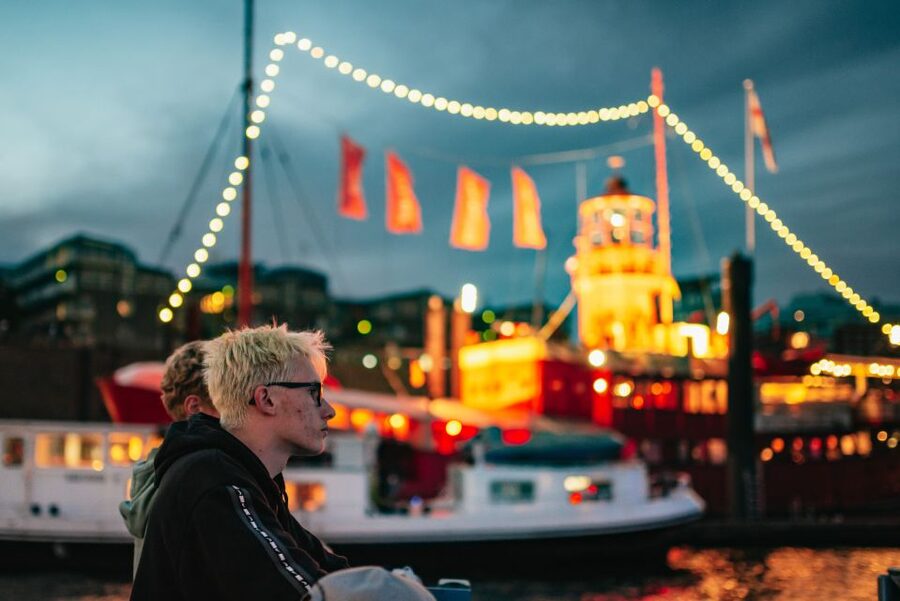 Hamburg: 1-Hour Harbor Evening Lights Cruise - HafenCity and the Elbphilharmonie From the Water
