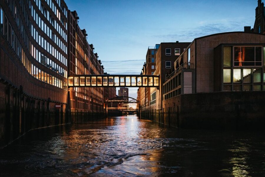 Hamburg: 1-Hour Harbor Evening Lights Cruise - Commentary, Languages, and the Audio App