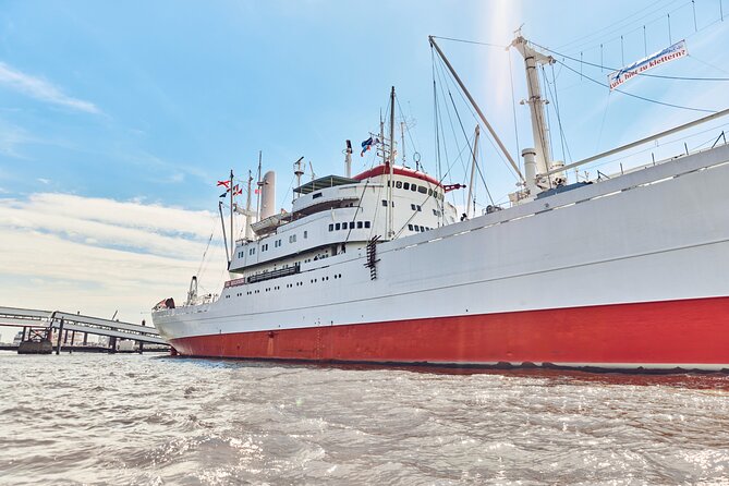 Hamburg: 2-Hour Harbor Cruise - Starting at Landungsbrücken, Bridge 2