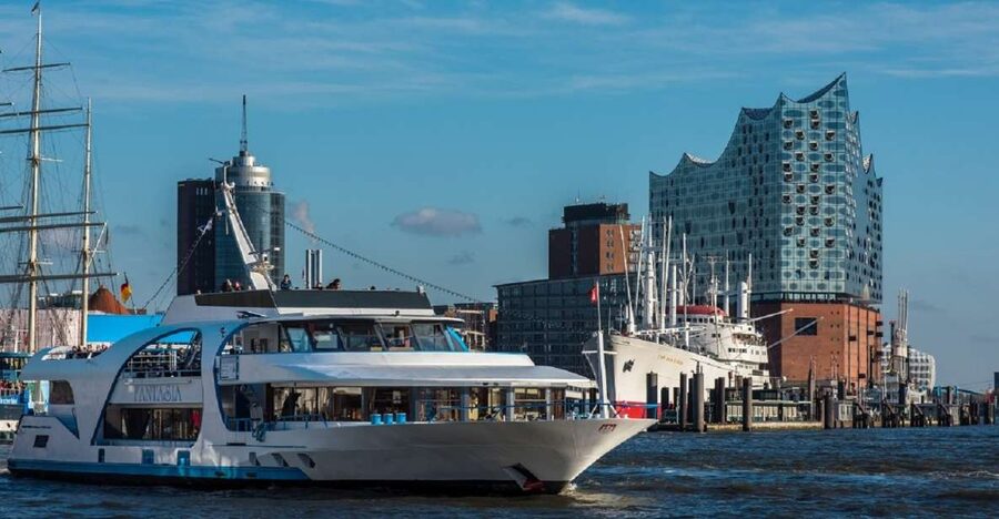 Hamburg: 2-Hour Sightseeing Cruise to Blankenese - Hamburg’s harbor in one two-hour ride