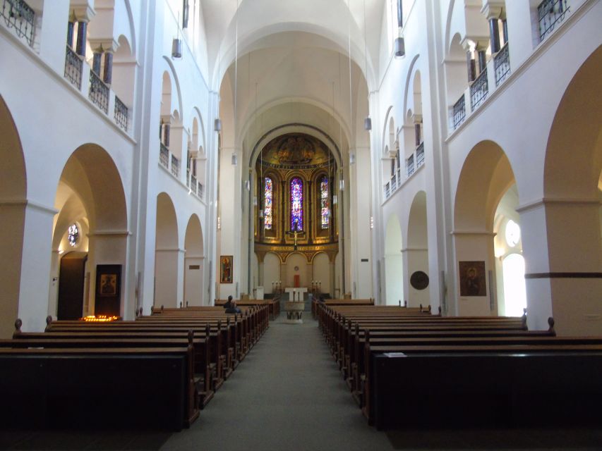 Hamburg: 2-Hour St. Georg Walking Tour - A German-speaking local guide