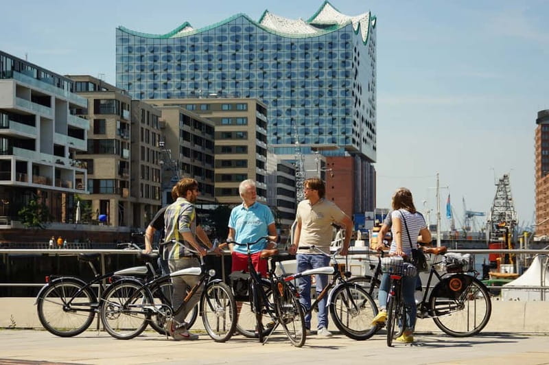 Hamburg 3-Hour Bike Tour - The Alster lakes: Hamburg’s calm side