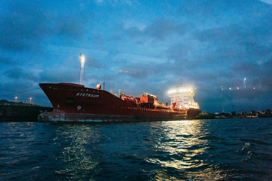 Hamburg: 90-Minute Evening Lights Harbor Cruise - The lights, sunset, and photo opportunities
