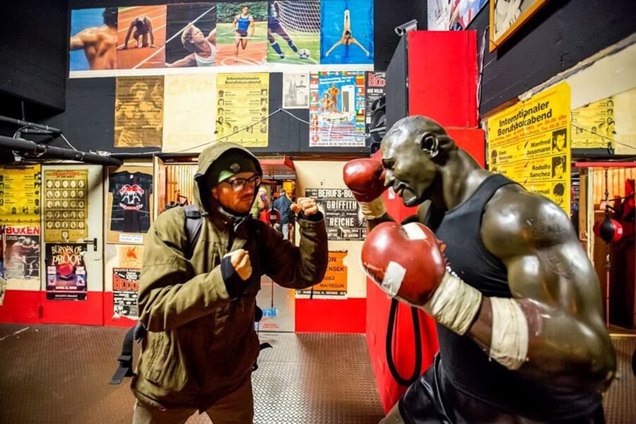 Hamburg: Adults Only Reeperbahn Tour - Davidwache and the cost of life on St. Pauli