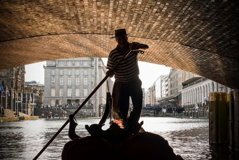 Hamburg Alster Lake romantic Tour in a Real Venetian Gondola - What Carlo adds to the 45 minutes