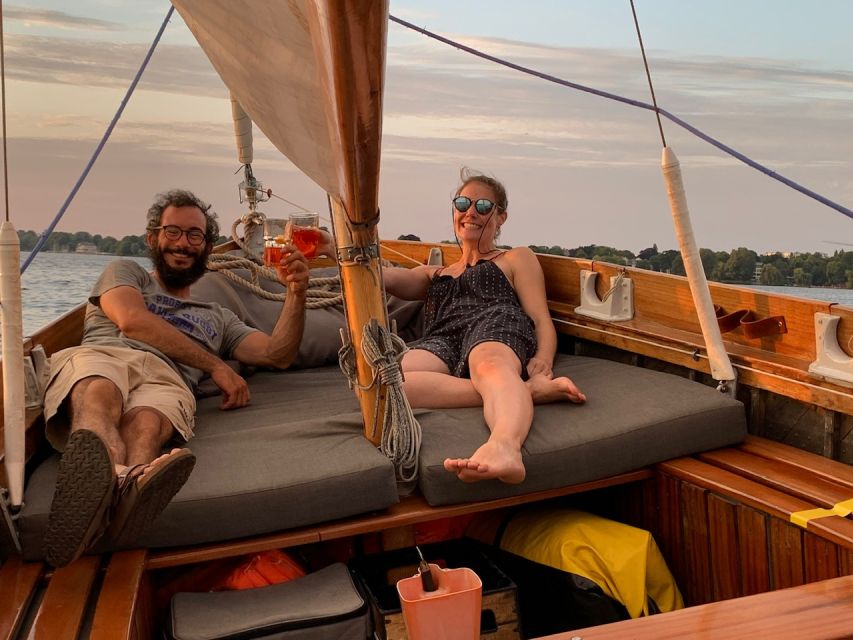 Hamburg: Alster River Sailboat Tour with Sundowner - Is $45 a fair price?