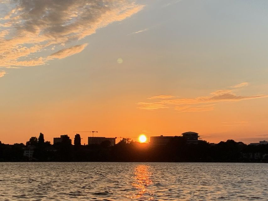 Hamburg: Alster River Sailboat Tour with Sundowner - Who will enjoy this sailing trip most?