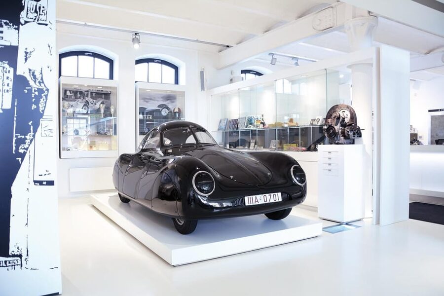 Hamburg: Automuseum PROTOTYP ticket - Trying the Porsche 365 driving simulator