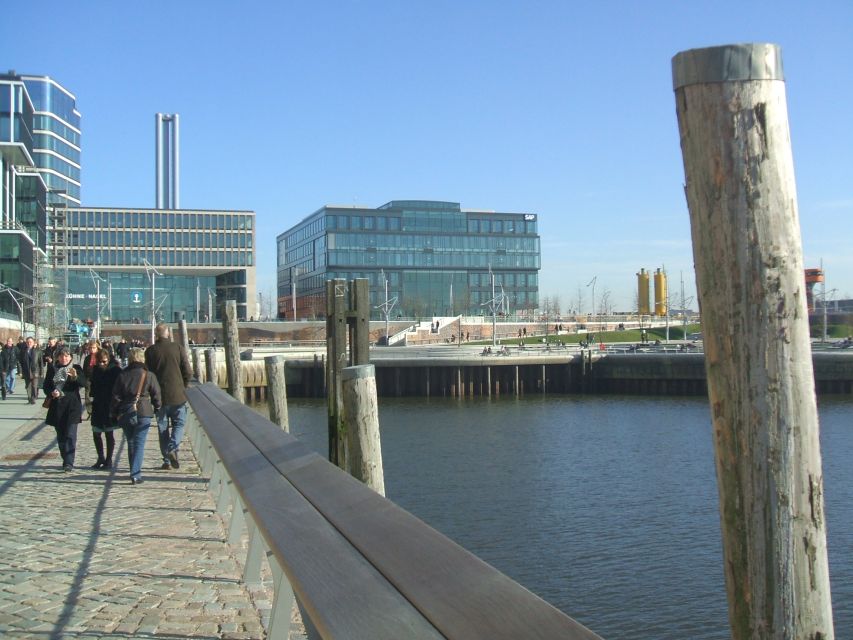 Hamburg: Bike Tour of the Speicherstadt & Old Harbor - Bikes, pace, and physical demands