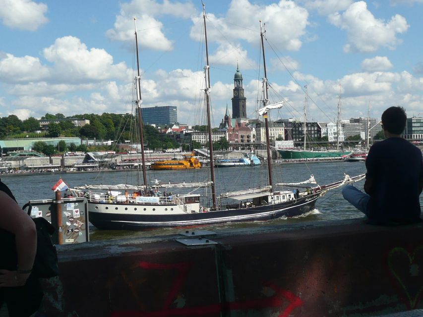 Hamburg: Bike Tour of the Speicherstadt & Old Harbor - Why this bike route gives you a better port view