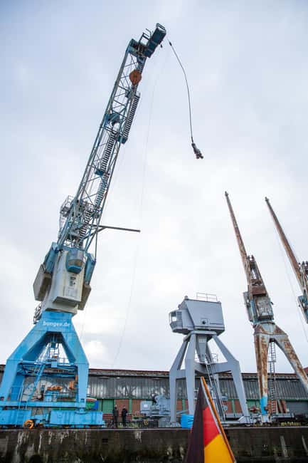 Hamburg: Bungee Jumping 50 Meters High over the Harbor - Climbing 163 steps to the launch point