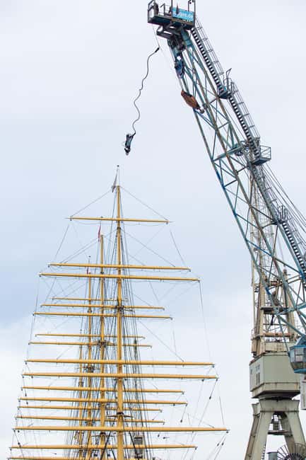 Hamburg: Bungee Jumping 50 Meters High over the Harbor - Should you book the 50-meter crane jump?