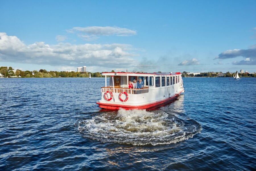 Hamburg: City Cruise on Alster Lake - Boarding at Pier 1 with ATG Alster-Touristik