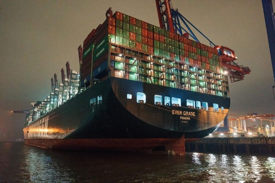 Hamburg Combi: 1,5h Evening Cruise & 2h Reeperbahn Tour - What happens on the evening harbor cruise