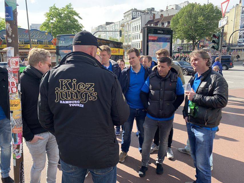 Hamburg: Die große Reeperbahn Tour mit den Kiezjungs - Following the Reeperbahn toward Nobistor
