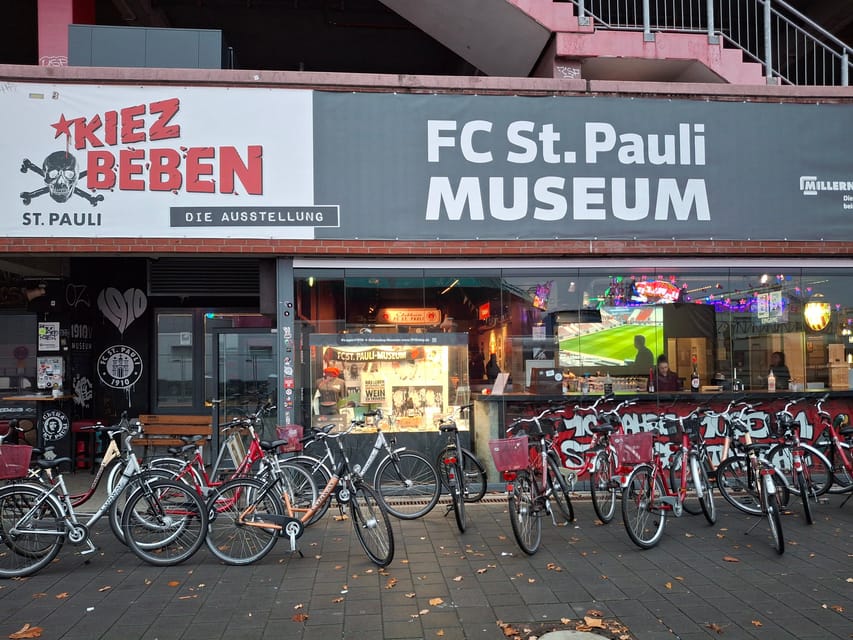 Hamburg: Downtown, Alster & Creative Neighborhoods by Bike - Key points at a glance
