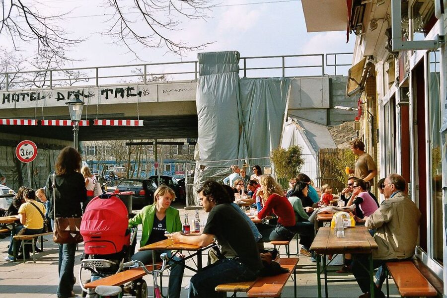 Hamburg: Downtown, Alster & Creative Neighborhoods by Bike - St. Georg and the final Alster loop