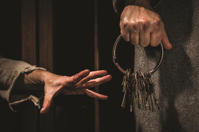 Hamburg Dungeon Admission Ticket - Entering the Chamber of Torment