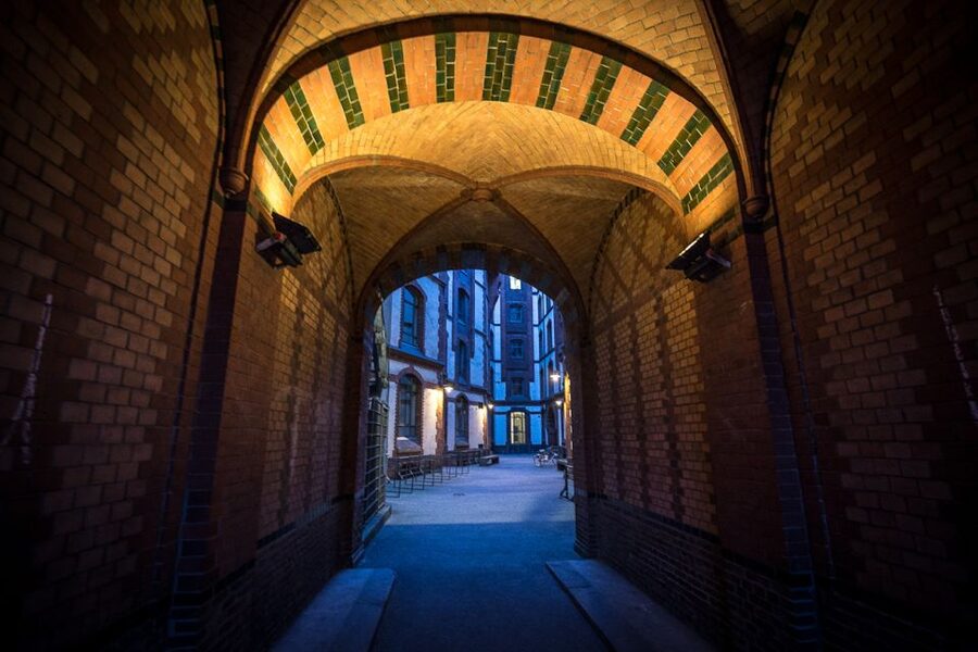 Hamburg: Eerie Speicherstadt Tour - Following tales of death, devils, and witch hunts