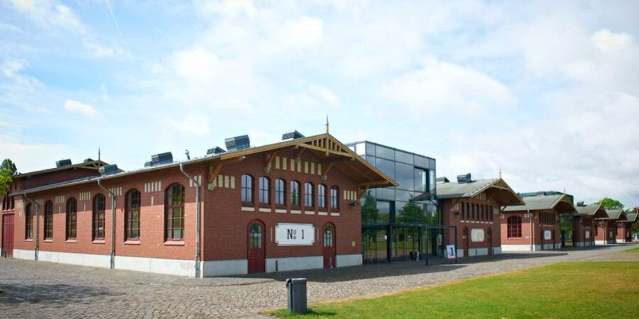 Hamburg: Emigration Museum BallinStadt Entry Ticket - Use the genealogy research station