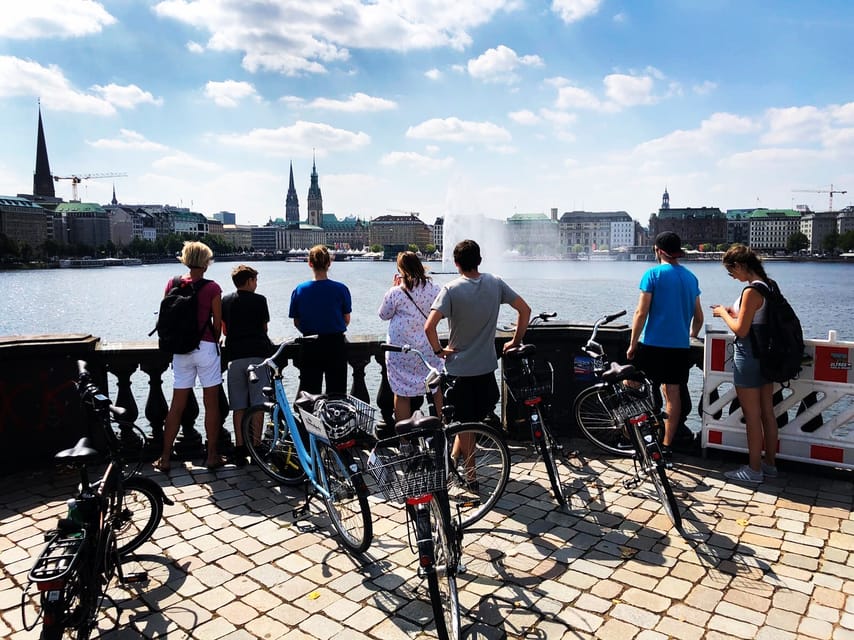 Hamburg: Guided Bike Tour - Canals, the old city, and modern HafenCity