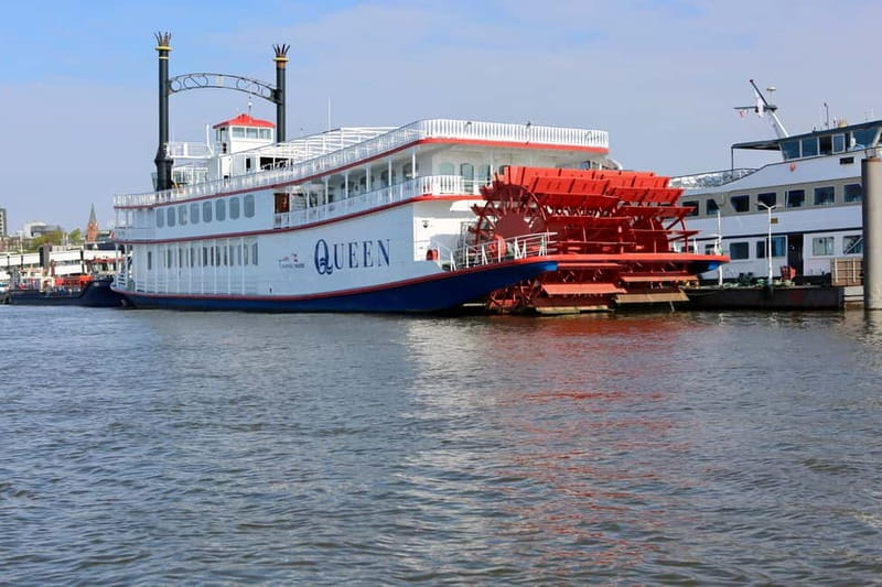Hamburg: Guided Grand Harbor Sightseeing Cruise by Ship - The Elbphilharmonie and HafenCity from the river