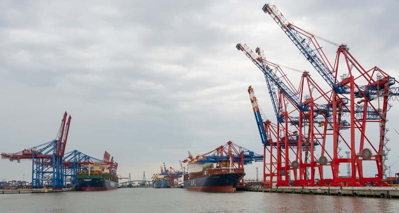 Hamburg: Guided Grand Harbor Sightseeing Cruise by Ship - Container terminals and the scale of modern shipping
