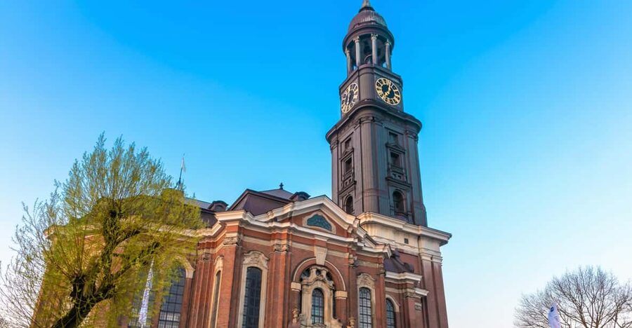 Hamburg: Guided Tour of St. Michael's Church - Reading the baroque interior from floor to ceiling